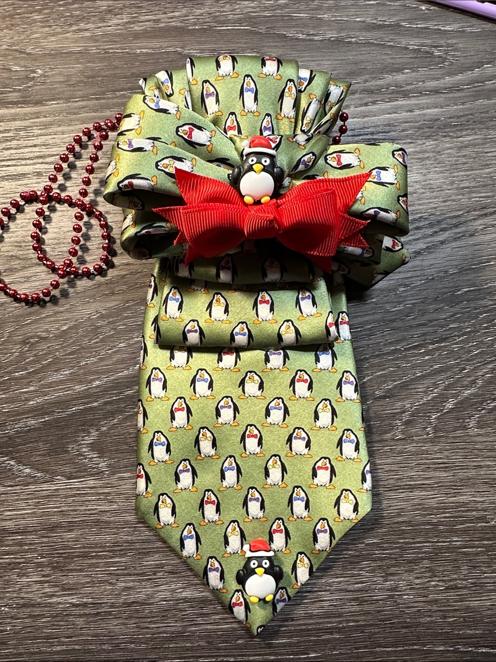 American Tradition Penguin Imported Silk Necklace Tie with Adorable Penguin Pins